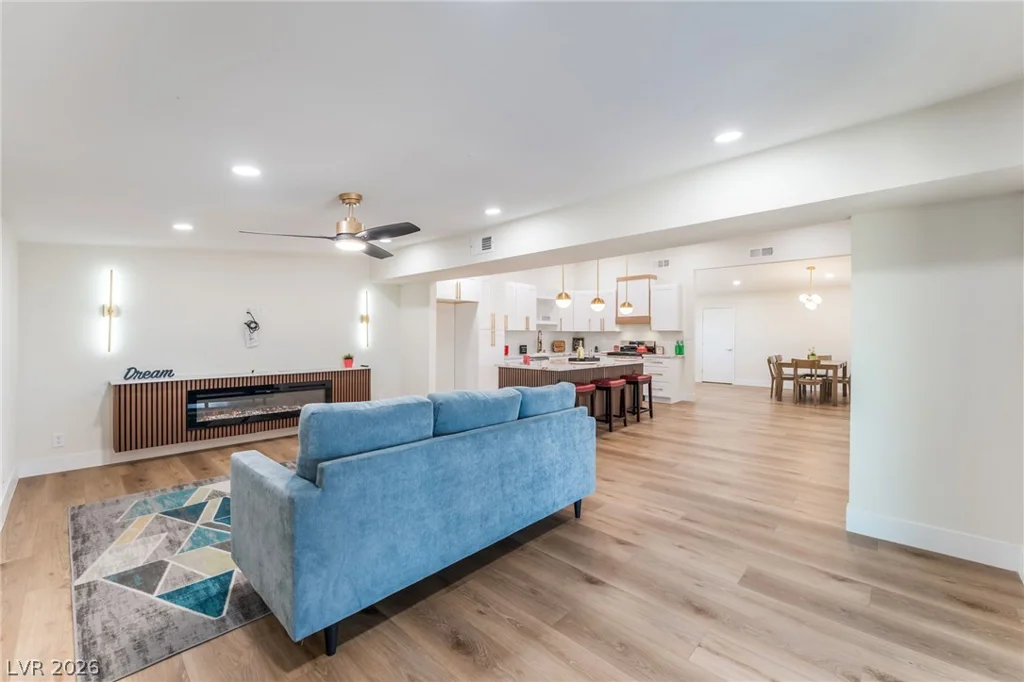 4214 Wyoming, Las Vegas, NV 89104