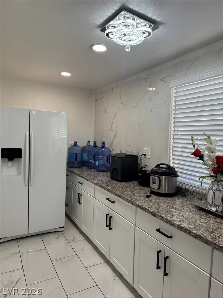 3974 Arizona, Las Vegas, NV 89104