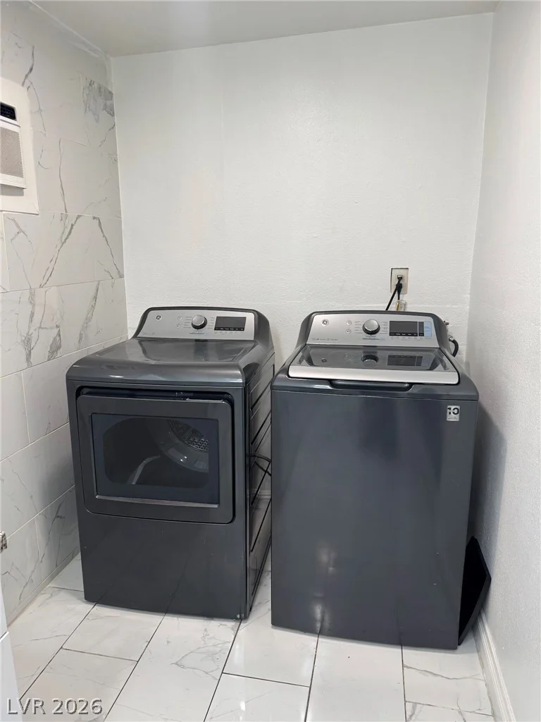3974 Arizona, Las Vegas, NV 89104