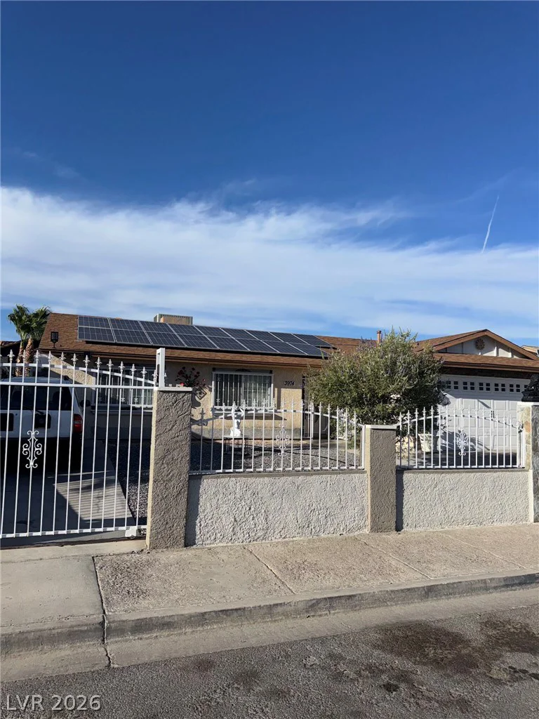 3974 Arizona, Las Vegas, NV 89104