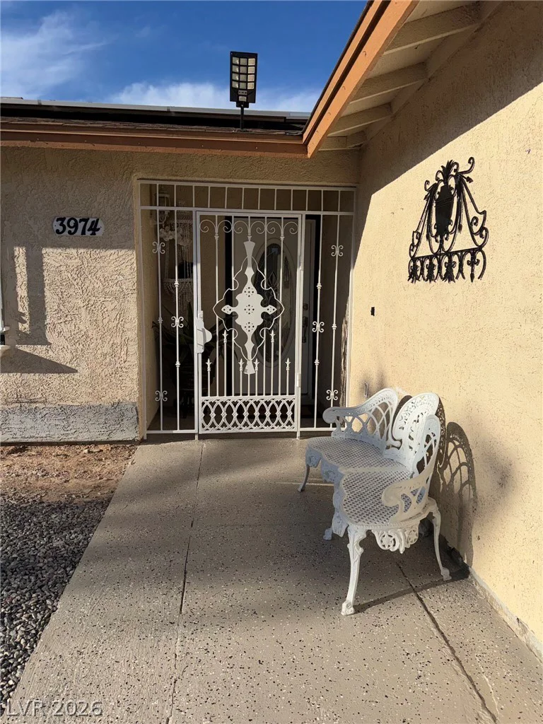 3974 Arizona, Las Vegas, NV 89104