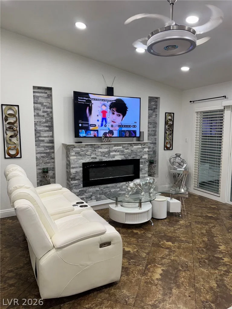 3974 Arizona, Las Vegas, NV 89104