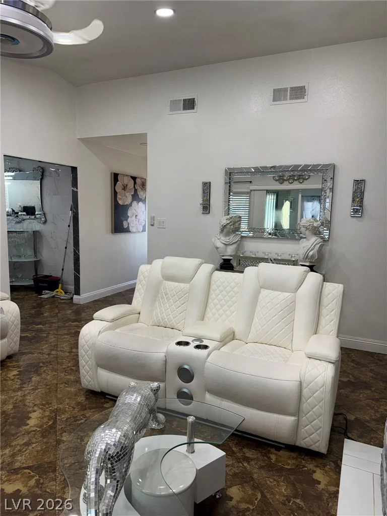 3974 Arizona, Las Vegas, NV 89104