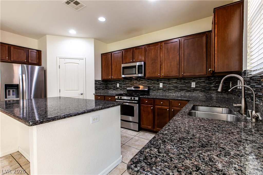 7915 Dell Ridge, Las Vegas, NV 89179