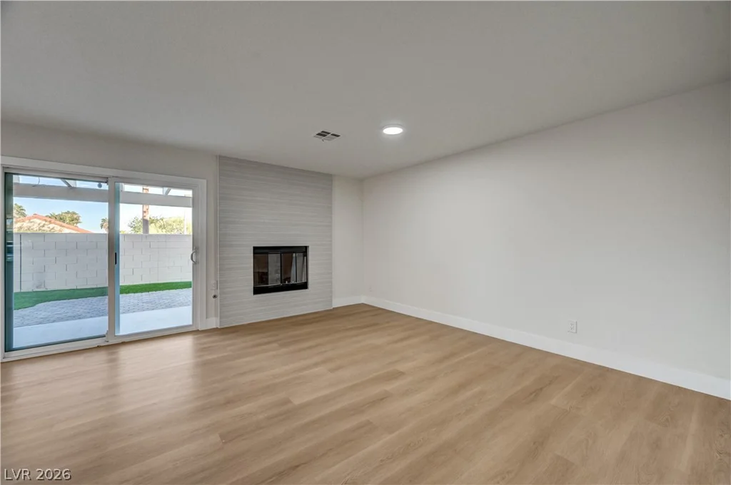 1600 Royal Canyon, Las Vegas, NV 89128