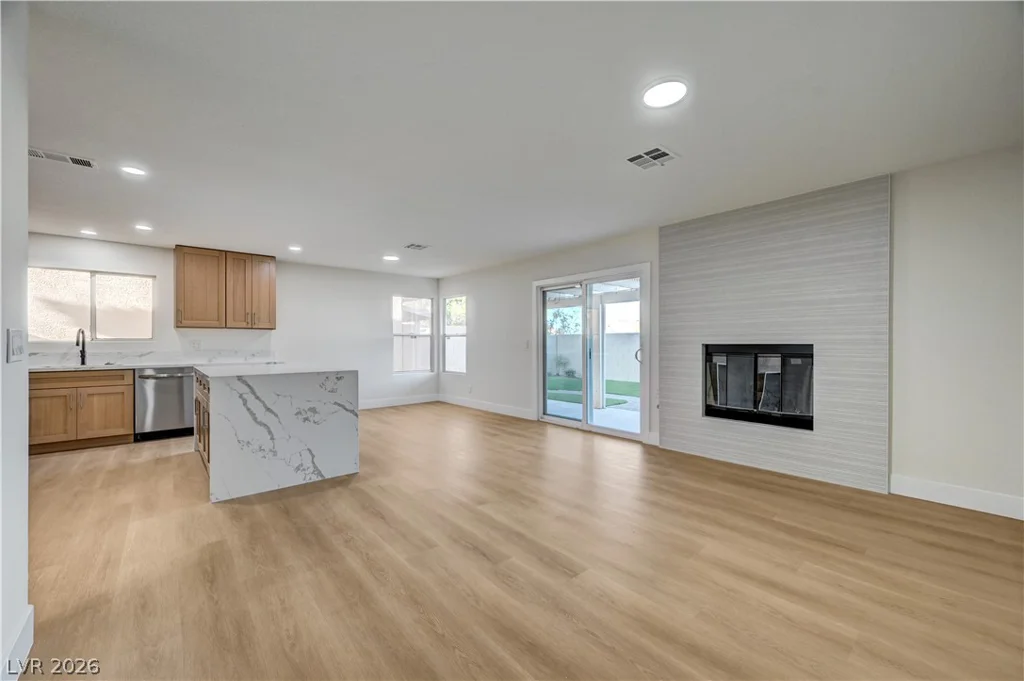 1600 Royal Canyon, Las Vegas, NV 89128