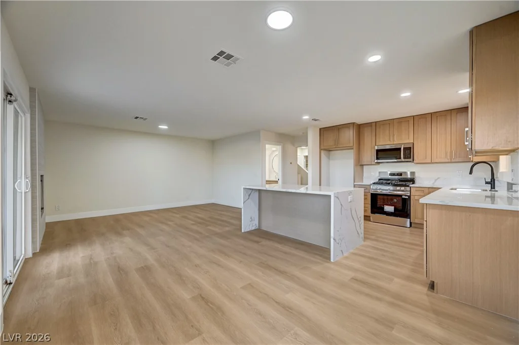 1600 Royal Canyon, Las Vegas, NV 89128
