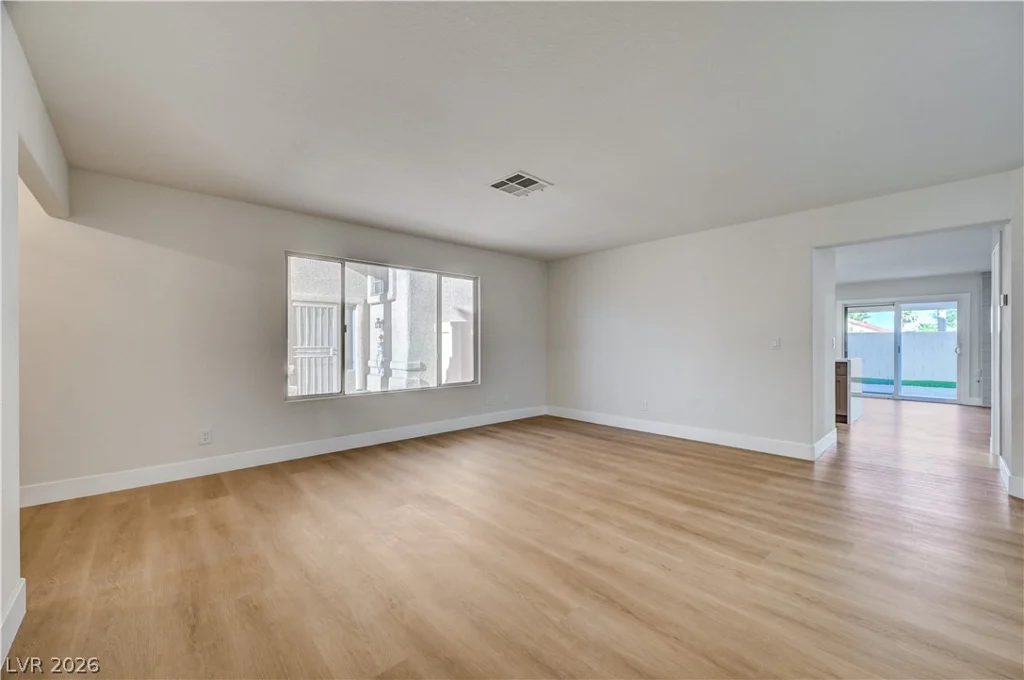 1600 Royal Canyon, Las Vegas, NV 89128
