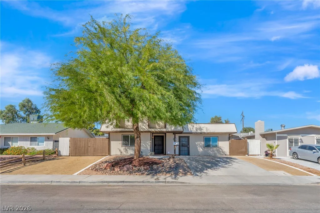 816 Antigua, Las Vegas, NV 89145