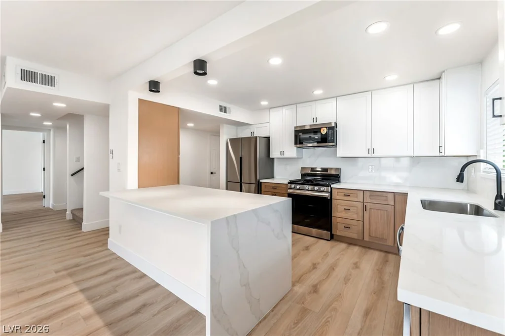 816 Antigua, Las Vegas, NV 89145