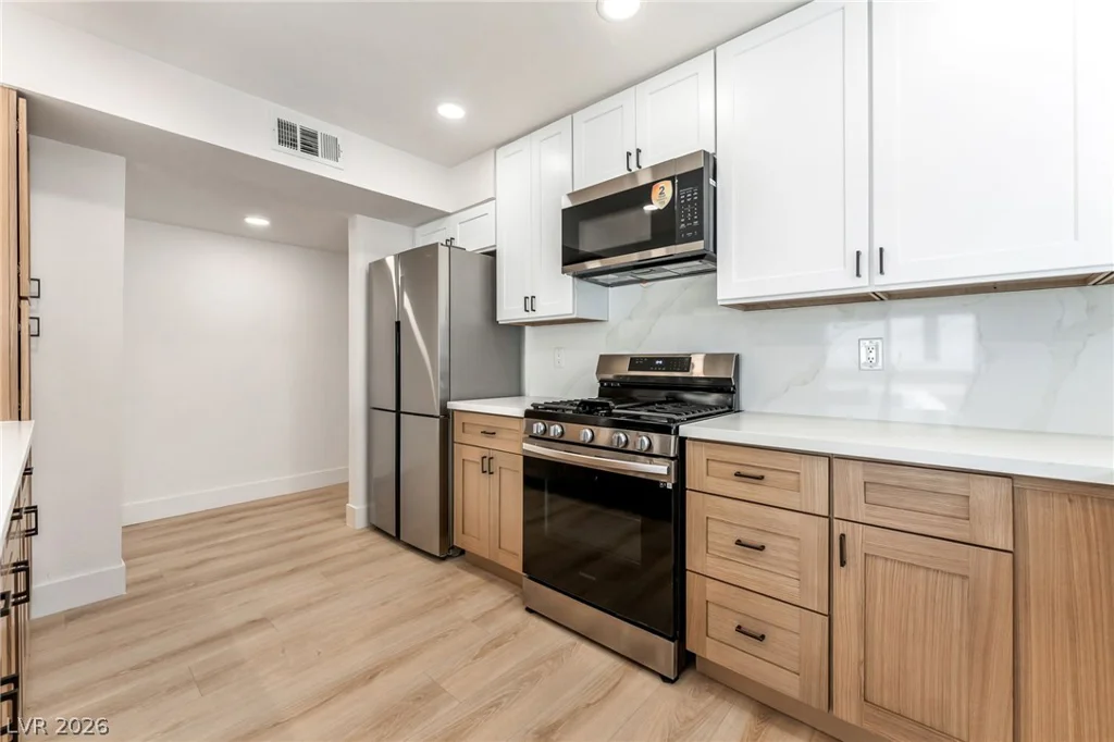 816 Antigua, Las Vegas, NV 89145