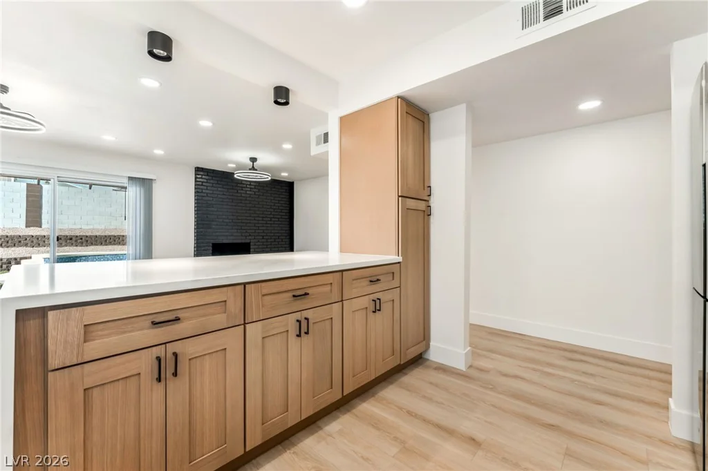 816 Antigua, Las Vegas, NV 89145