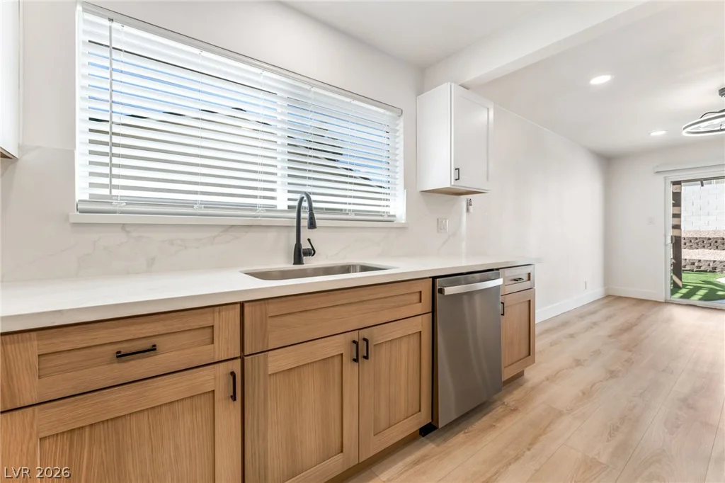 816 Antigua, Las Vegas, NV 89145