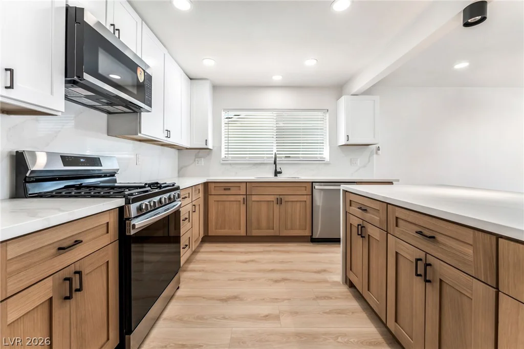816 Antigua, Las Vegas, NV 89145