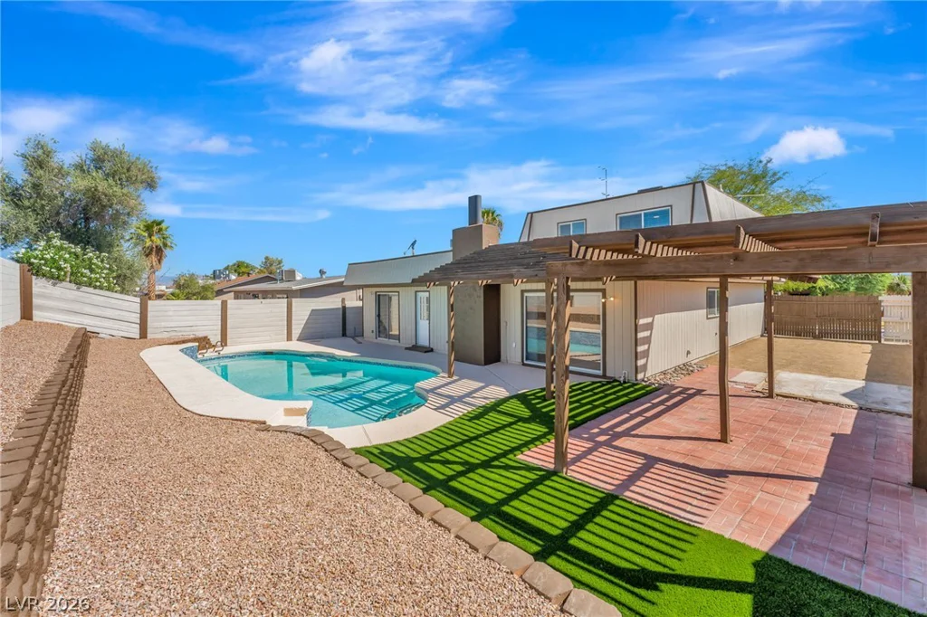 816 Antigua, Las Vegas, NV 89145