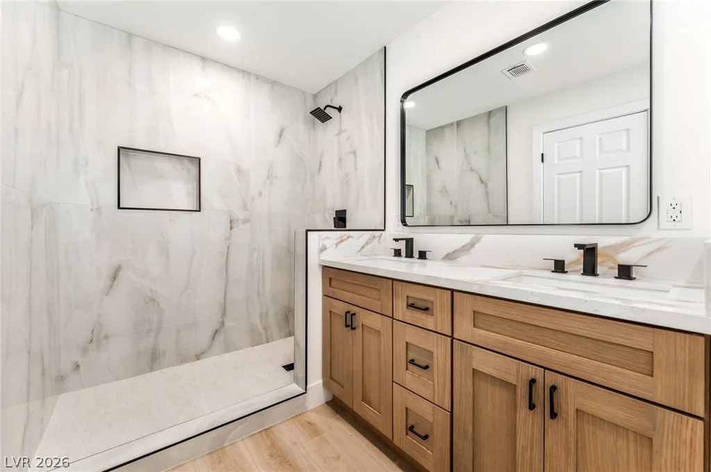816 Antigua, Las Vegas, NV 89145