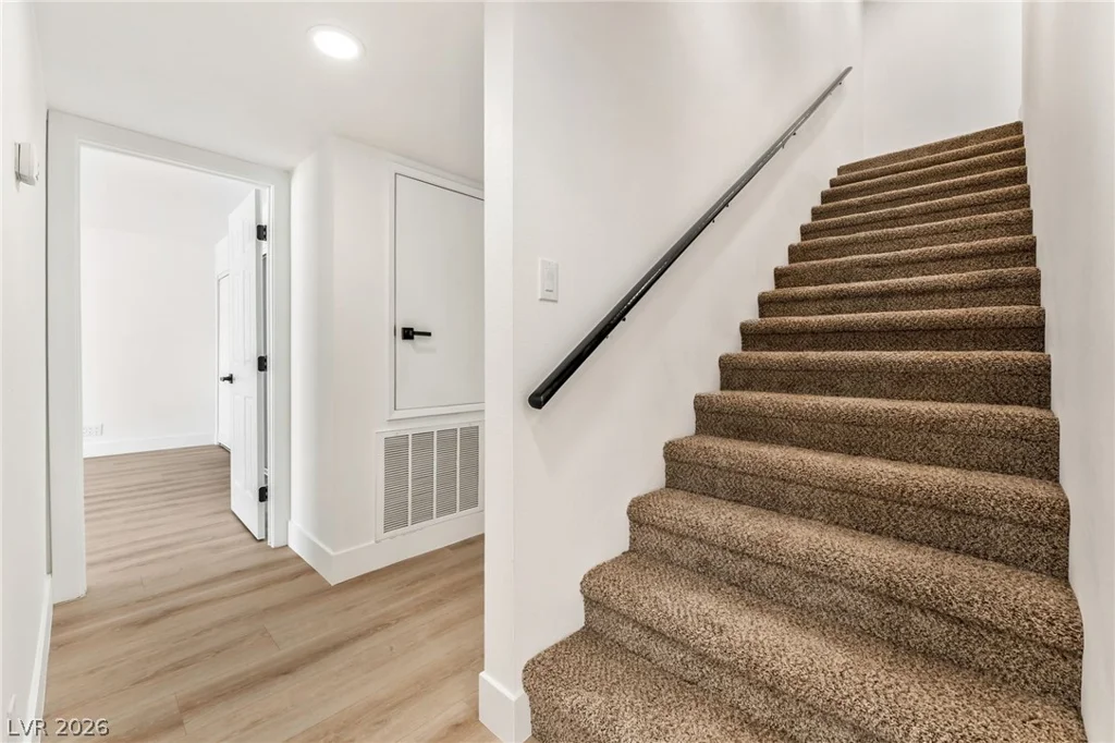 816 Antigua, Las Vegas, NV 89145