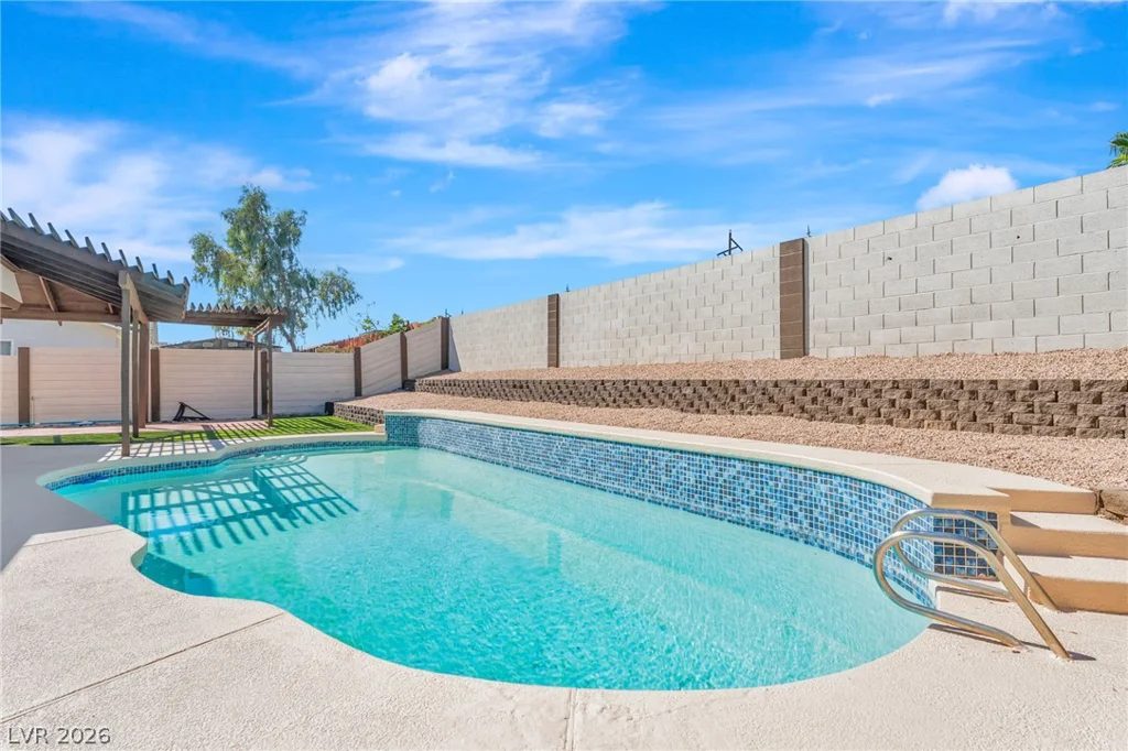 816 Antigua, Las Vegas, NV 89145