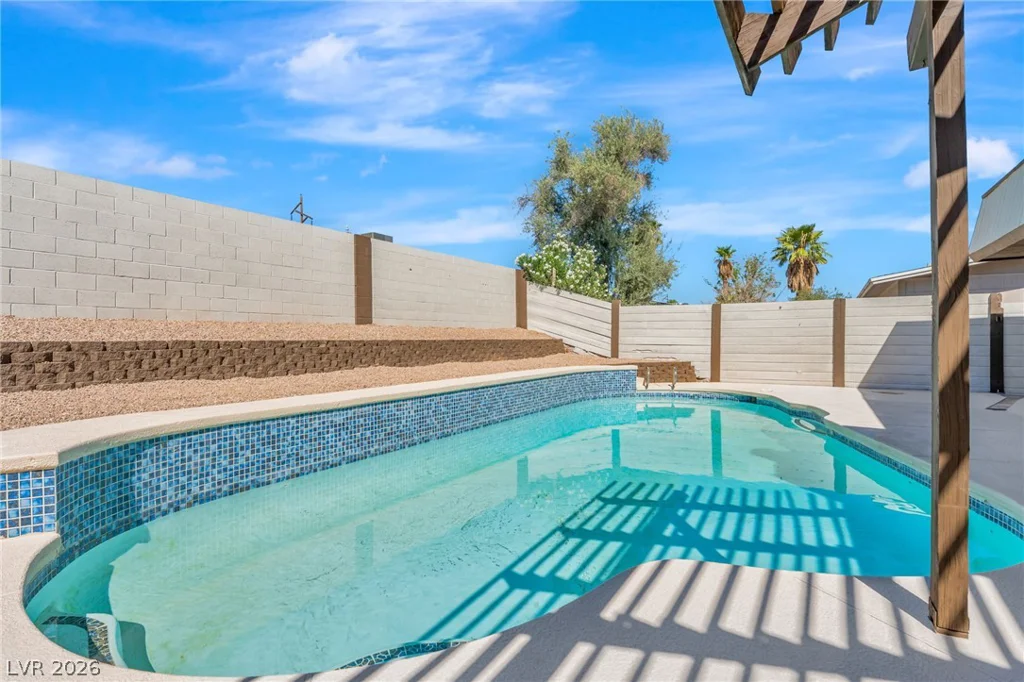 816 Antigua, Las Vegas, NV 89145