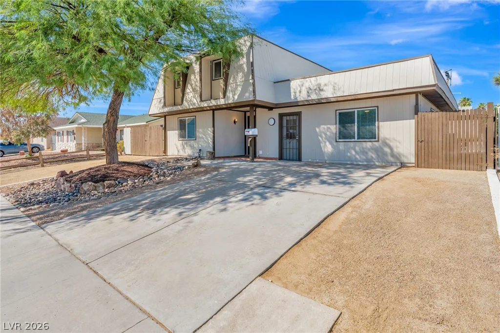 816 Antigua, Las Vegas, NV 89145
