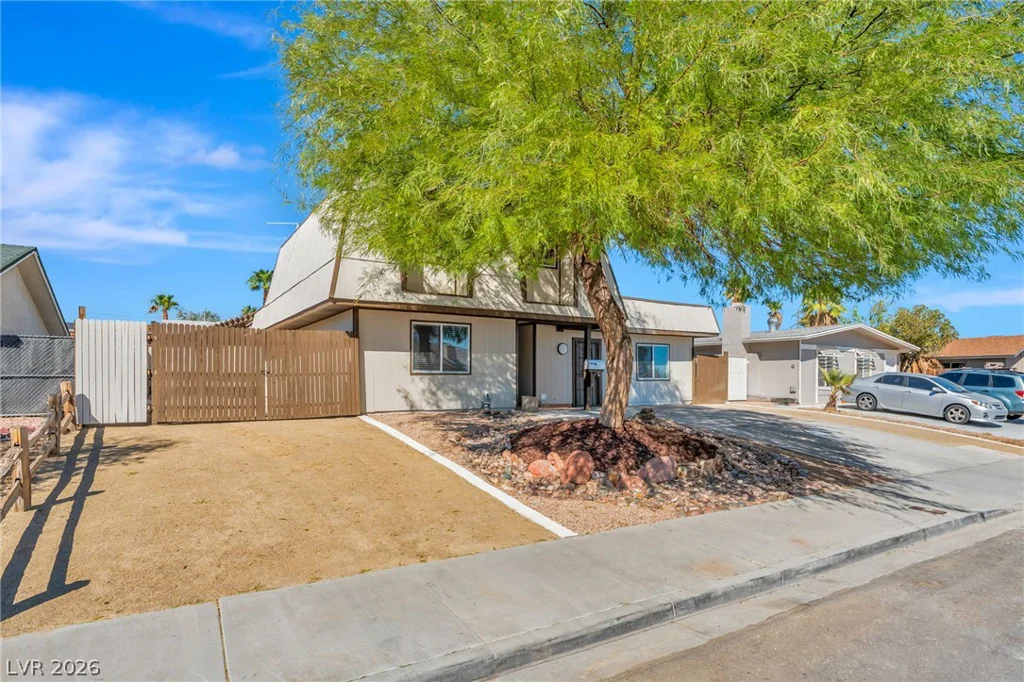 816 Antigua, Las Vegas, NV 89145