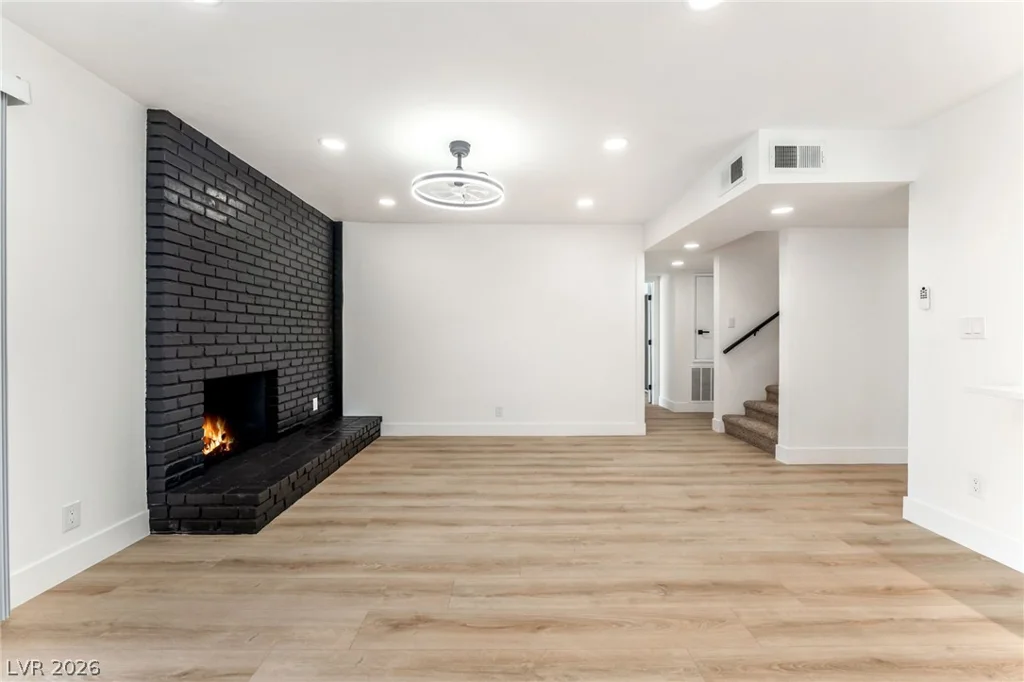 816 Antigua, Las Vegas, NV 89145