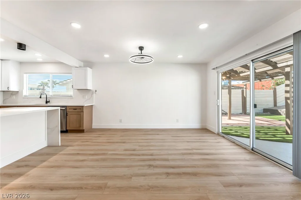 816 Antigua, Las Vegas, NV 89145