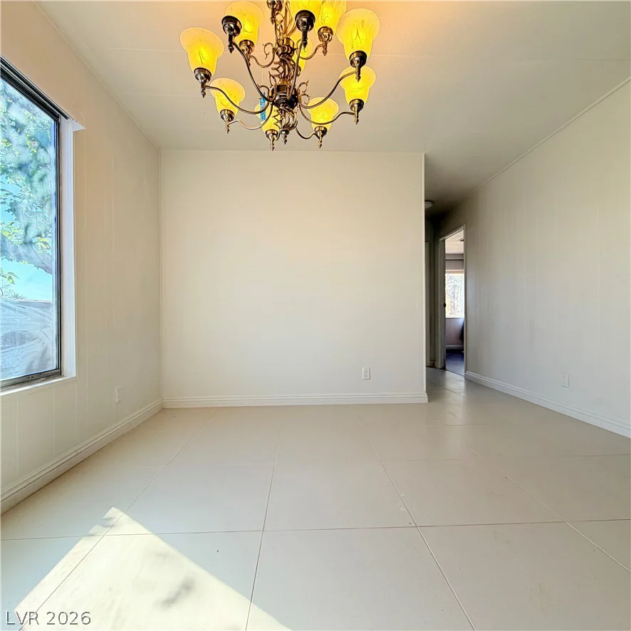 4670 Hildago, Las Vegas, NV 89121