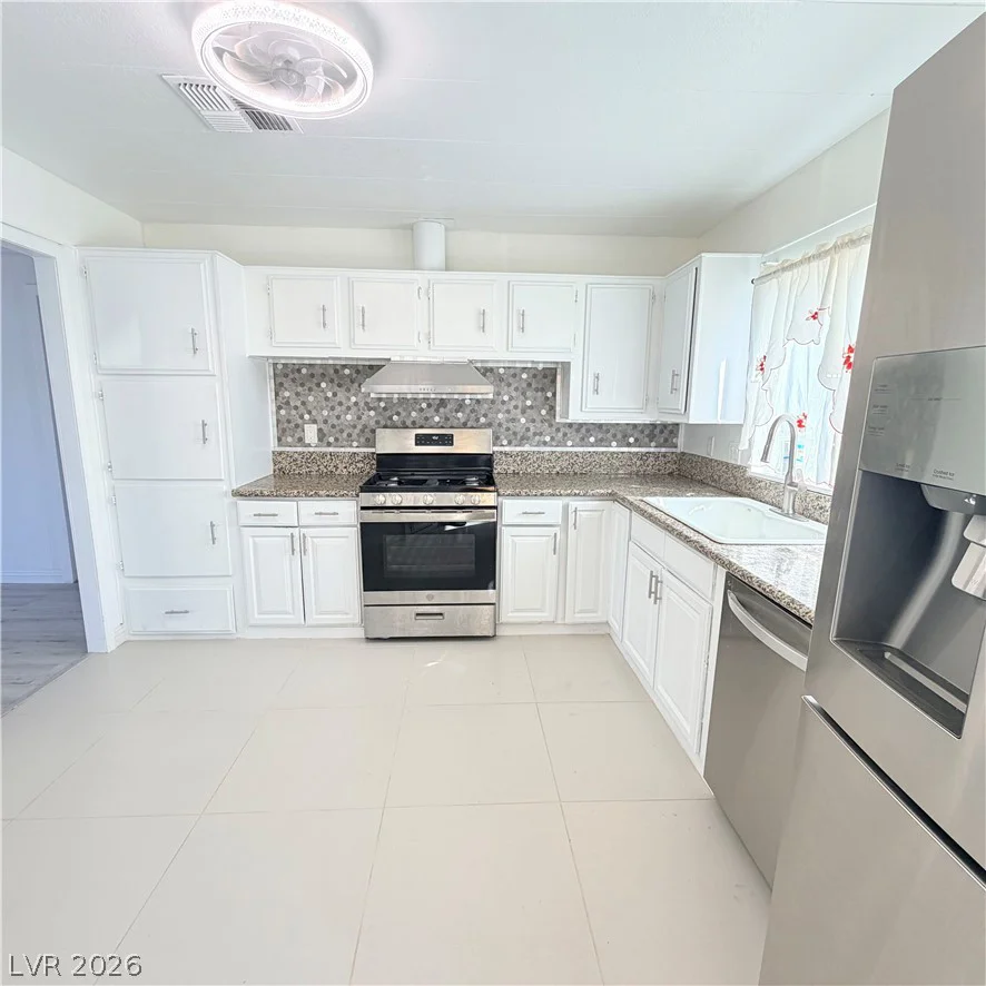 4670 Hildago, Las Vegas, NV 89121
