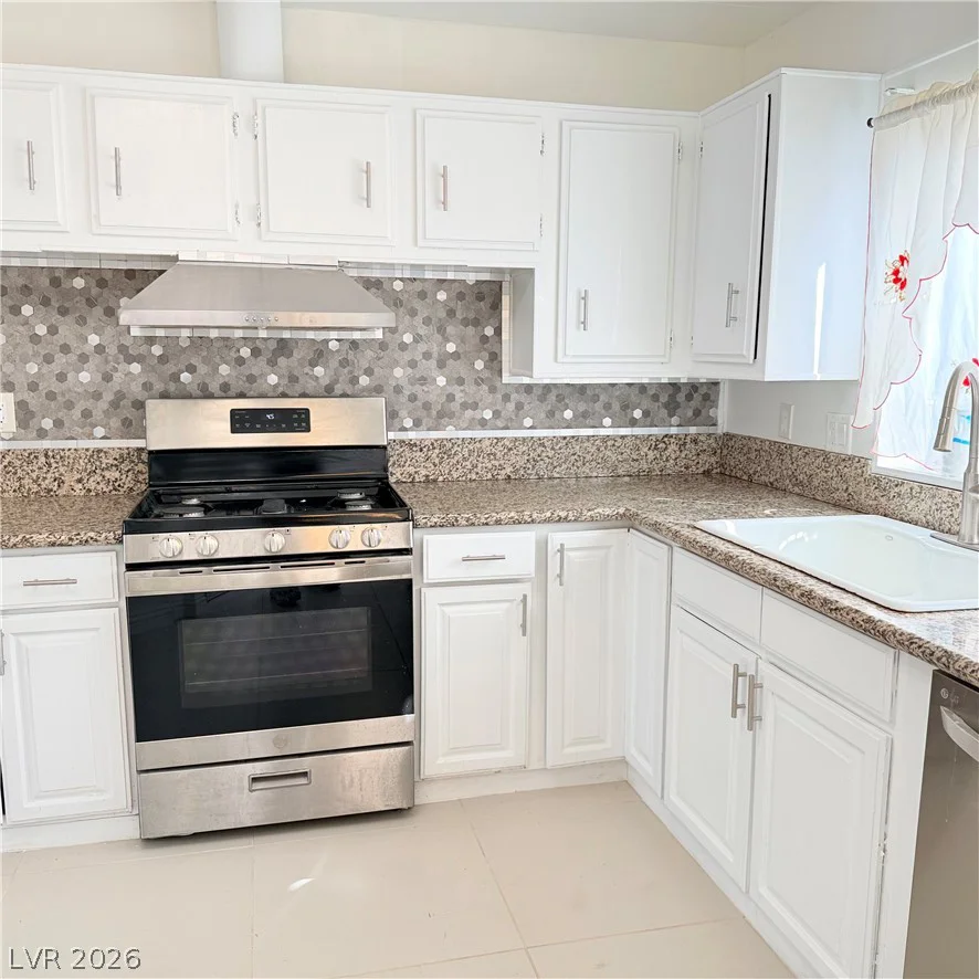 4670 Hildago, Las Vegas, NV 89121