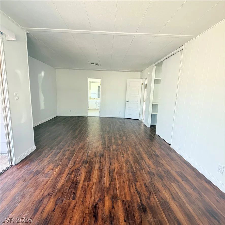 4670 Hildago, Las Vegas, NV 89121