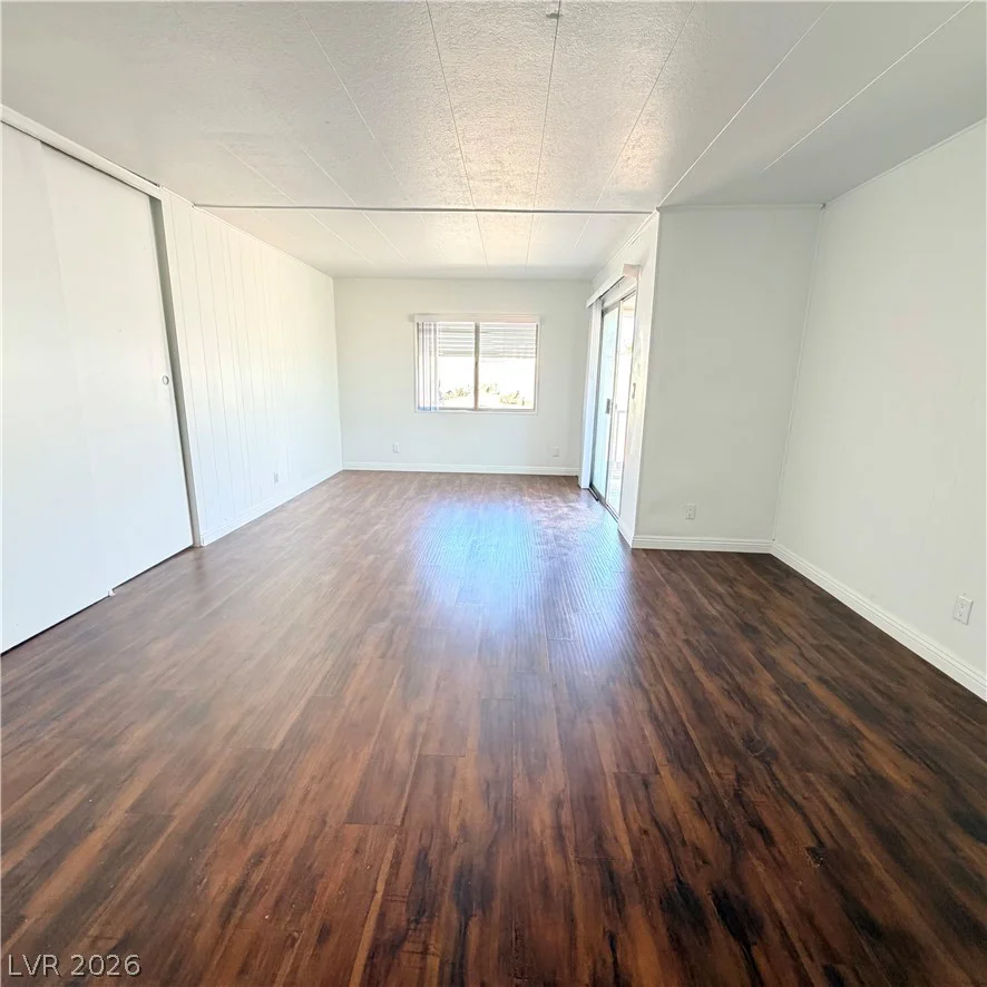 4670 Hildago, Las Vegas, NV 89121
