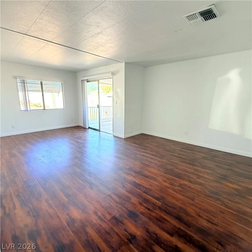 4670 Hildago, Las Vegas, NV 89121