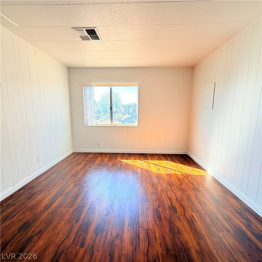 4670 Hildago, Las Vegas, NV 89121
