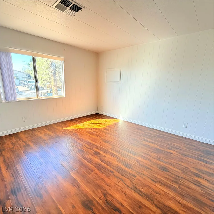 4670 Hildago, Las Vegas, NV 89121