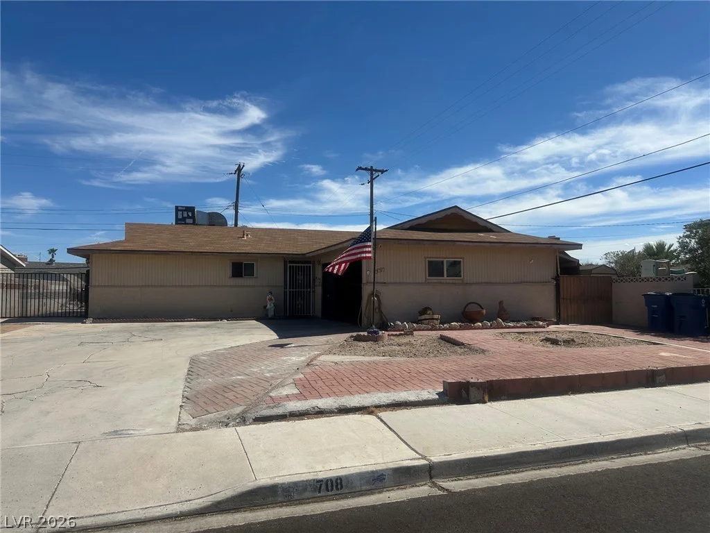 708 Fairway, Las Vegas, NV 89107