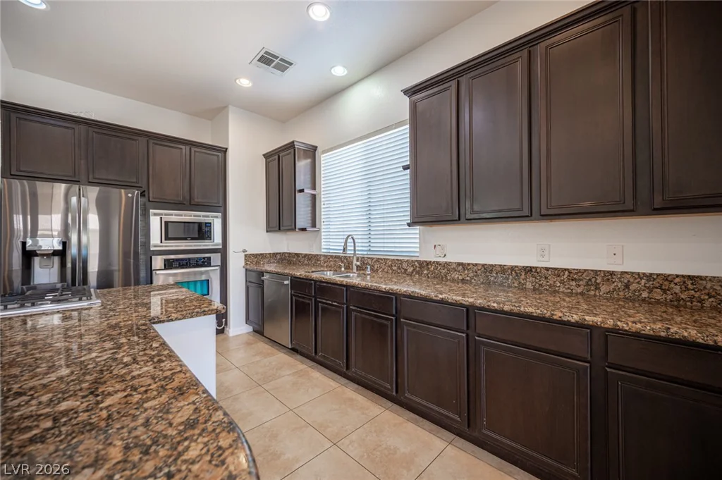 8618 Amber Autumn, Las Vegas, NV 89131