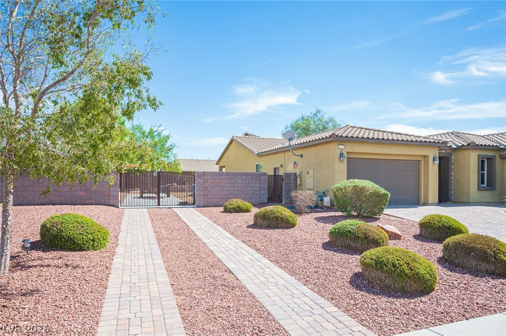 8618 Amber Autumn, Las Vegas, NV 89131