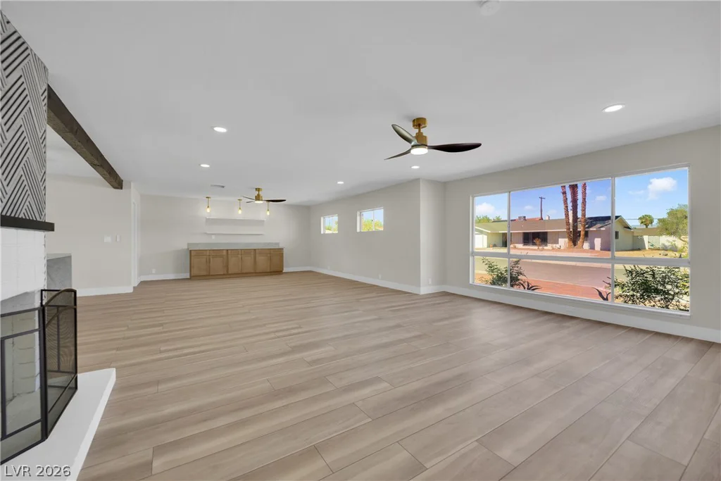 1725 Seneca, Las Vegas, NV 89169