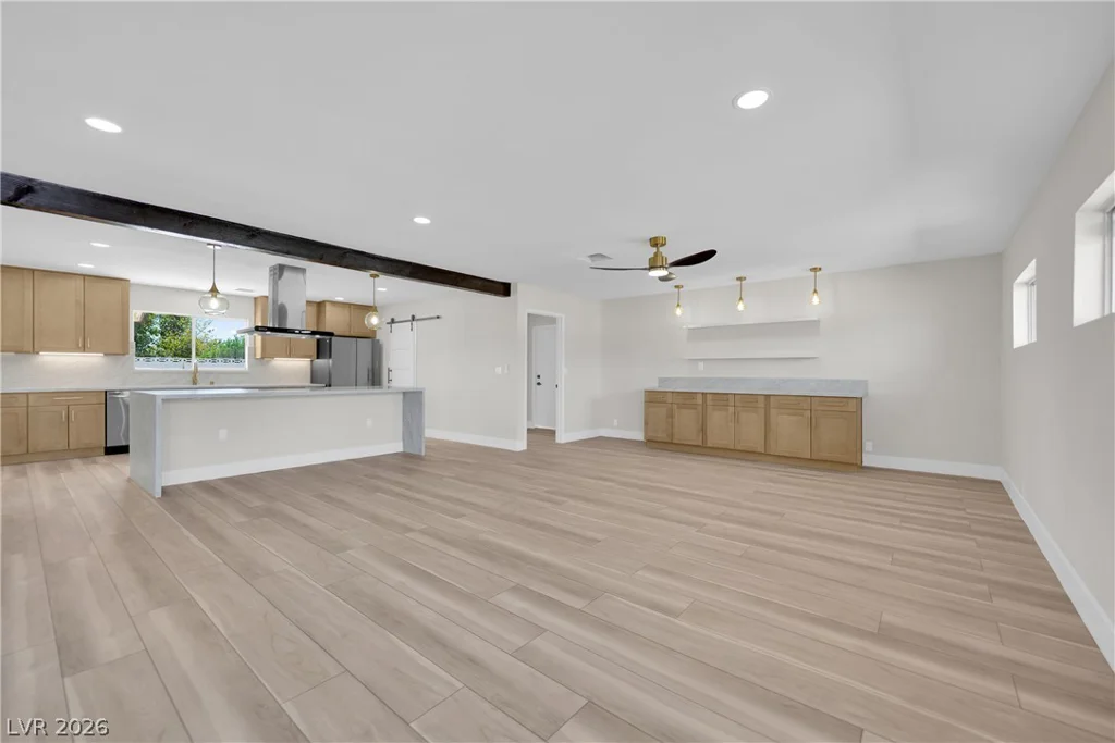 1725 Seneca, Las Vegas, NV 89169