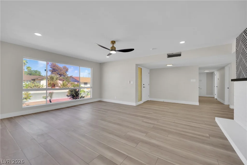 1725 Seneca, Las Vegas, NV 89169