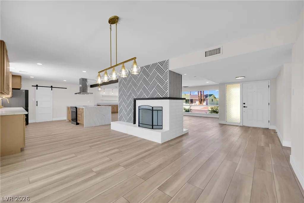 1725 Seneca, Las Vegas, NV 89169