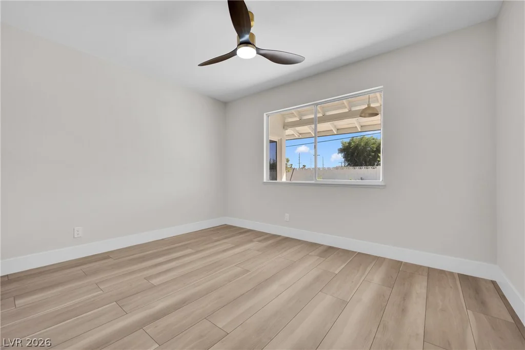 1725 Seneca, Las Vegas, NV 89169