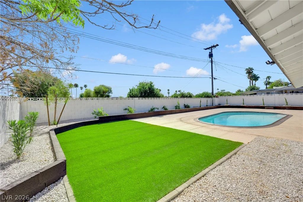 1725 Seneca, Las Vegas, NV 89169