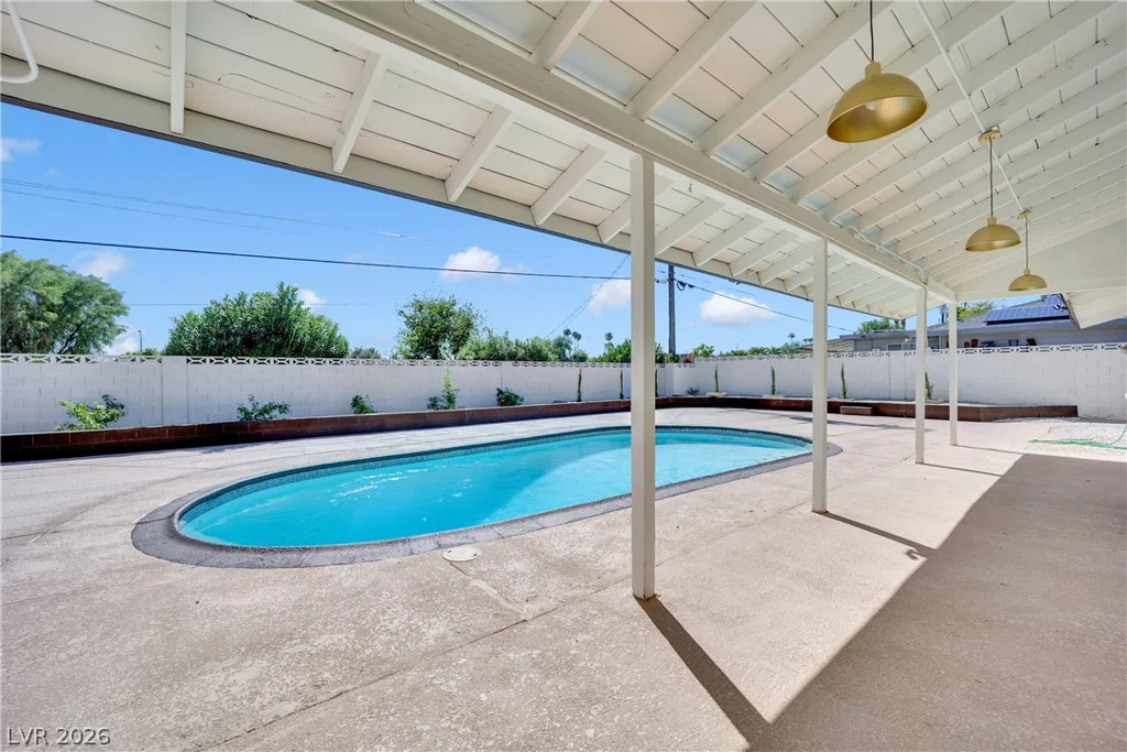 1725 Seneca, Las Vegas, NV 89169
