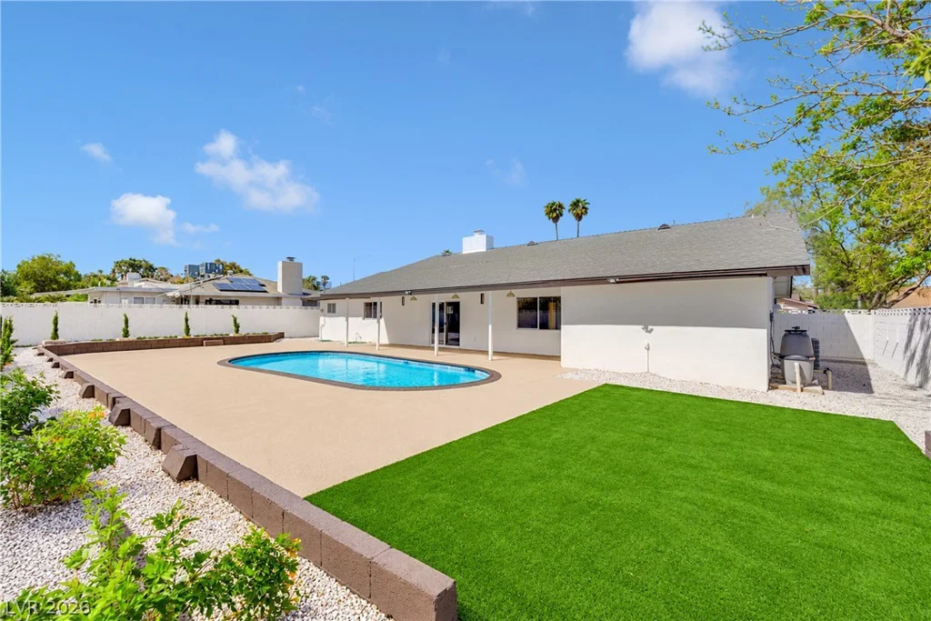 1725 Seneca, Las Vegas, NV 89169