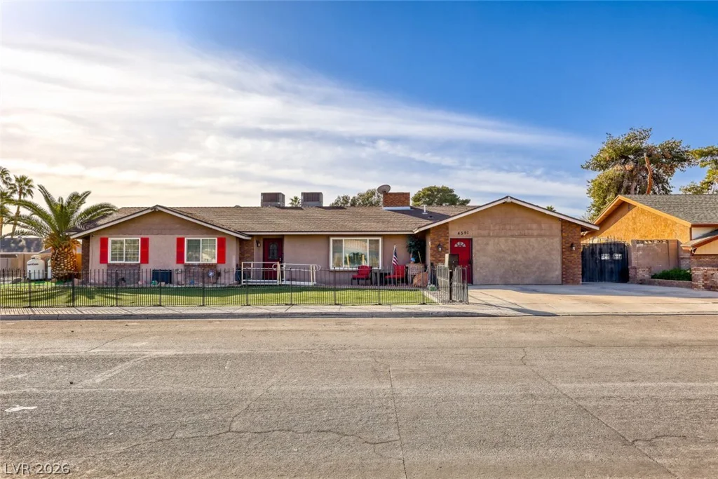 4591 Philadelphia, Las Vegas, NV 89104