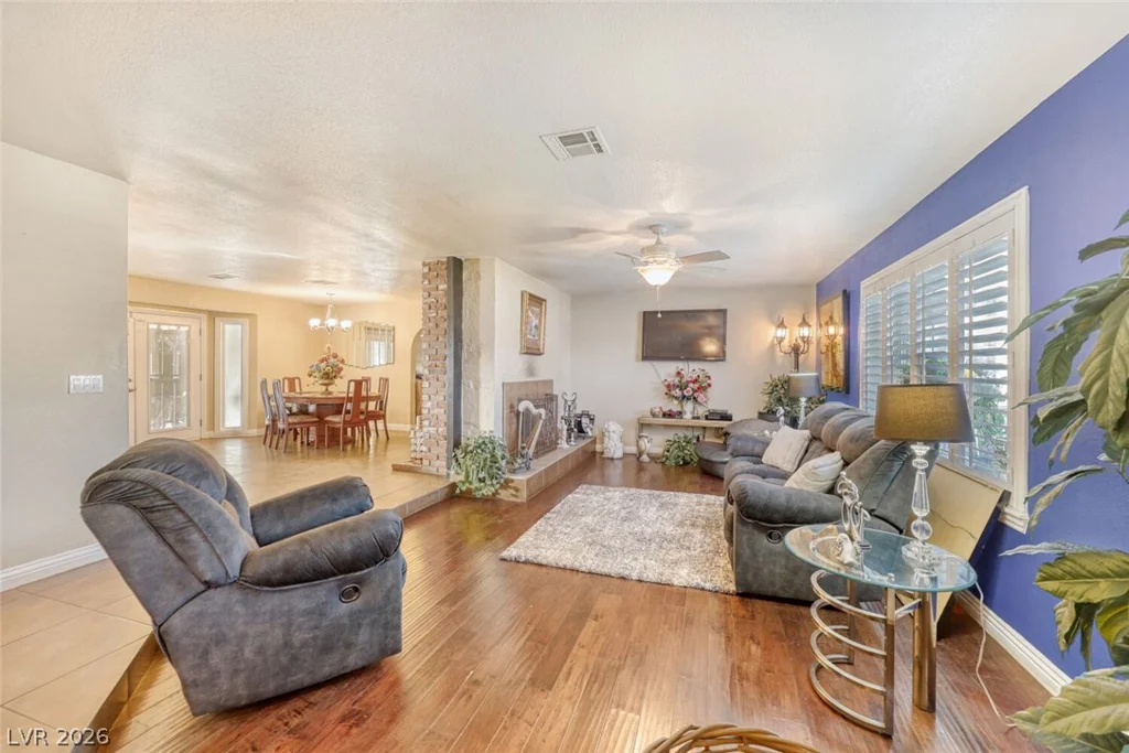 4591 Philadelphia, Las Vegas, NV 89104