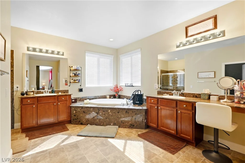 10315 Parkview Mountain, Las Vegas, NV 89166