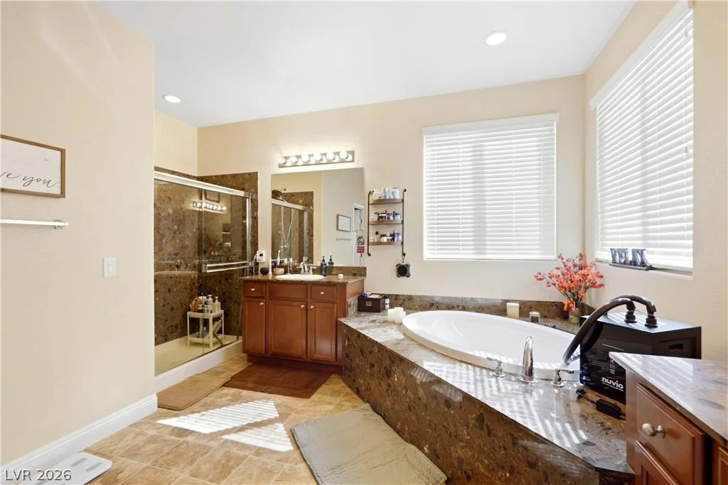 10315 Parkview Mountain, Las Vegas, NV 89166
